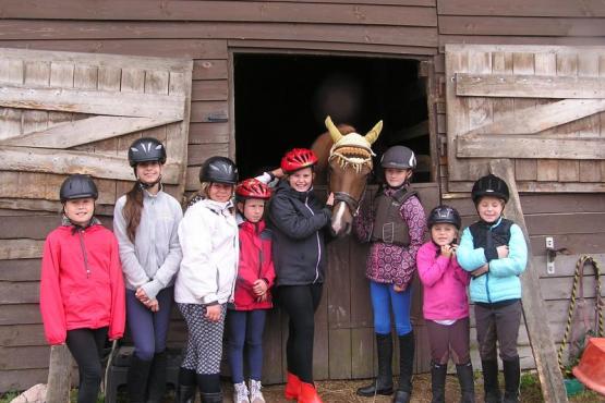 Letní dětský tábor u koní